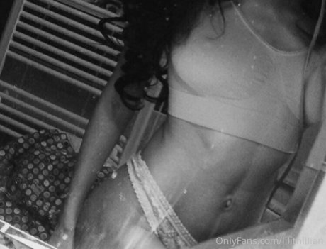 Nacktes geleaktes OnlyFans-Foto von Lilithlilian