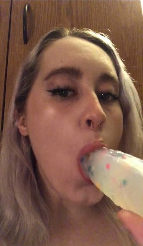 Nacktes geleaktes OnlyFans-Foto von Cherryjambaby