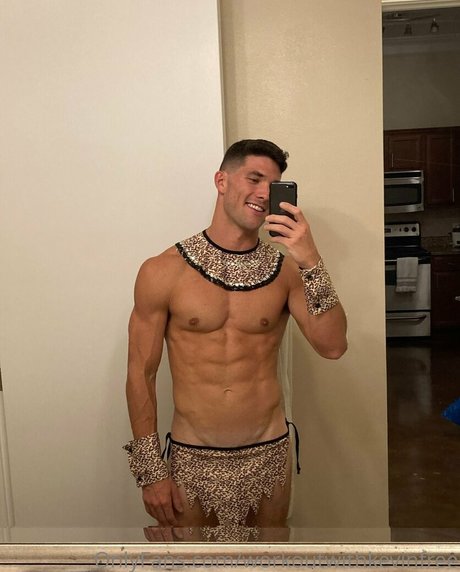Nacktes geleaktes OnlyFans-Foto von Workoutwithkevinfree