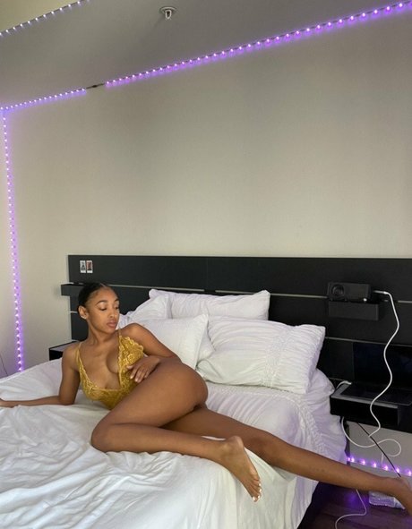 Nacktes geleaktes OnlyFans-Foto von Cocobutterbaby