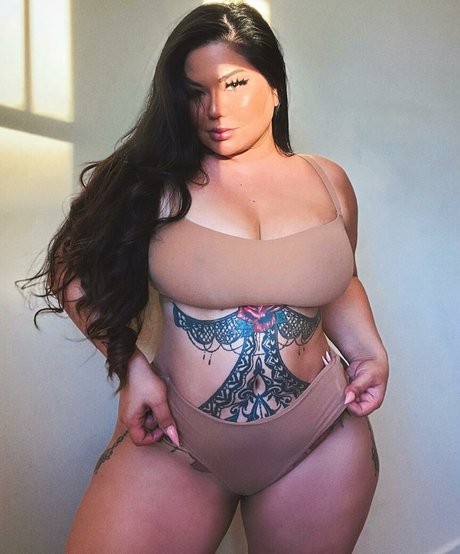 Nacktes geleaktes OnlyFans-Foto von Mizuki Brown