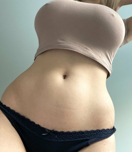 Nacktes geleaktes OnlyFans-Foto von Sierralisabeth