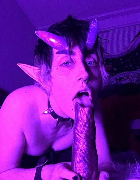 Nacktes geleaktes OnlyFans-Foto von Catboibloosy