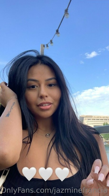 Nacktes geleaktes OnlyFans-Foto von Jazminefrancia