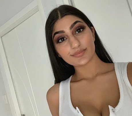 Nacktes geleaktes OnlyFans-Foto von Busty Indian