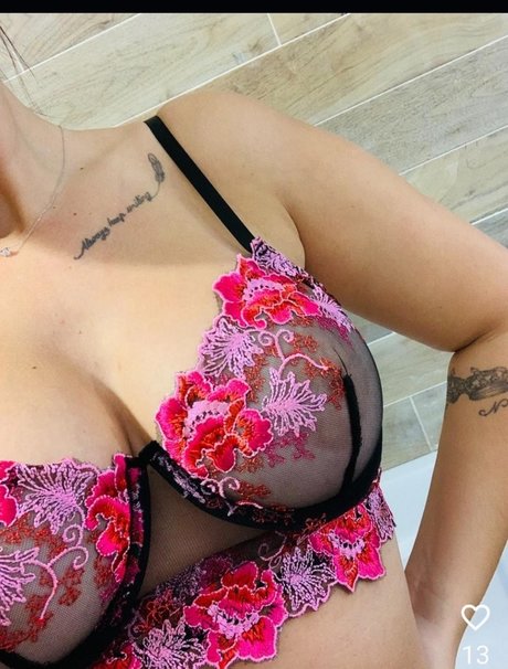 Nacktes geleaktes OnlyFans-Foto von Helenamodele