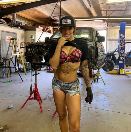 Nacktes geleaktes OnlyFans-Foto von Julia Hunt