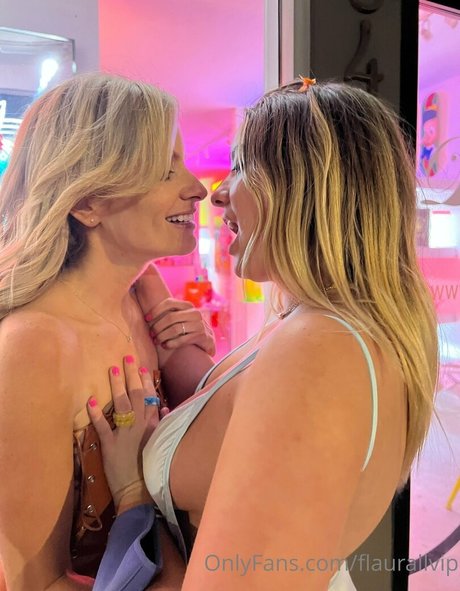 Nacktes geleaktes OnlyFans-Foto von Flaurallvip