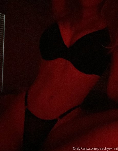Nacktes geleaktes OnlyFans-Foto von Fairiwinni