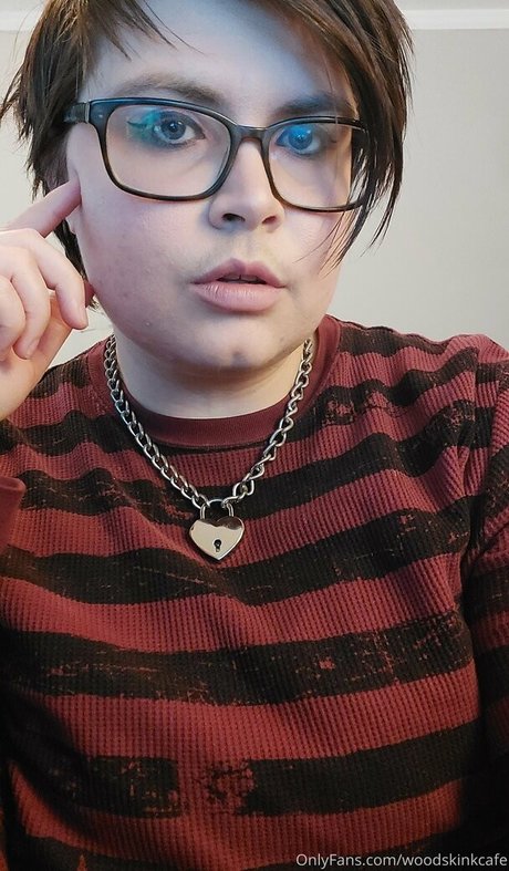 Nacktes geleaktes OnlyFans-Foto von Woodskinkcafe