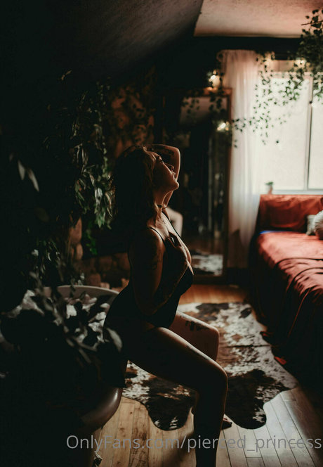 Nacktes geleaktes OnlyFans-Foto von Piercedprincess