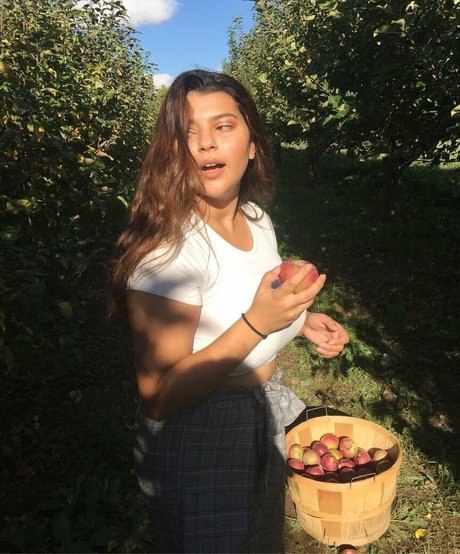 Nacktes geleaktes OnlyFans-Foto von Nada C