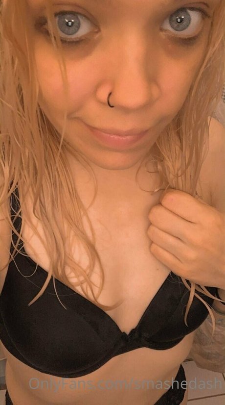 Nacktes geleaktes OnlyFans-Foto von Smashedash
