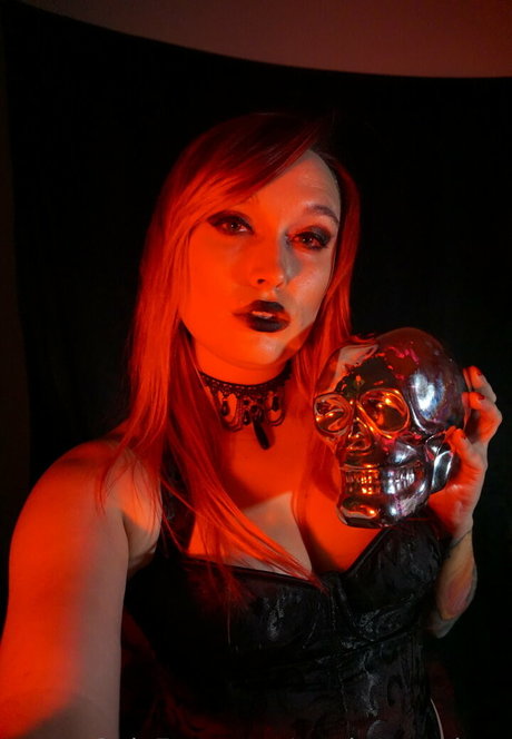 Nacktes geleaktes OnlyFans-Foto von Madammedusa