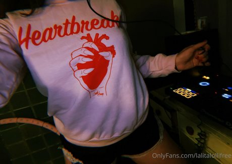Nacktes geleaktes OnlyFans-Foto von Lalitalollifree