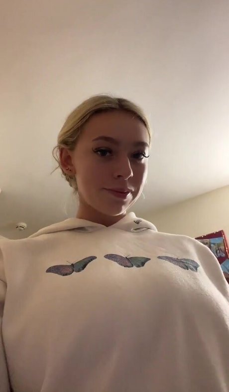 Nacktes geleaktes OnlyFans-Foto von Isabella B