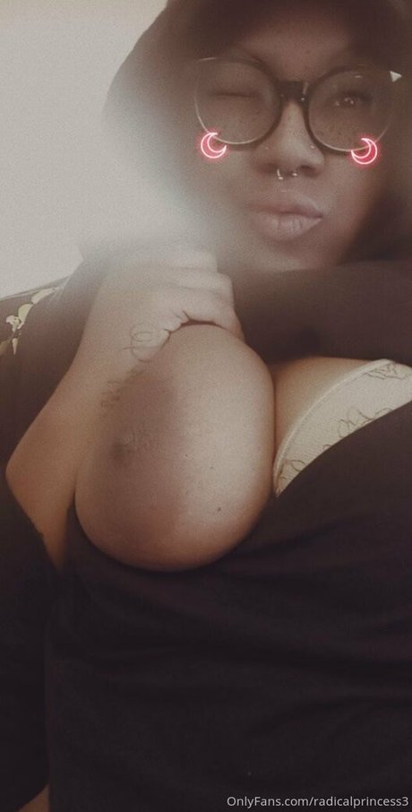 Nacktes geleaktes OnlyFans-Foto von Radicalprincess3