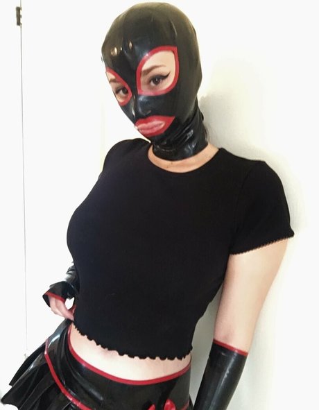 Nacktes geleaktes OnlyFans-Foto von Latexkitty