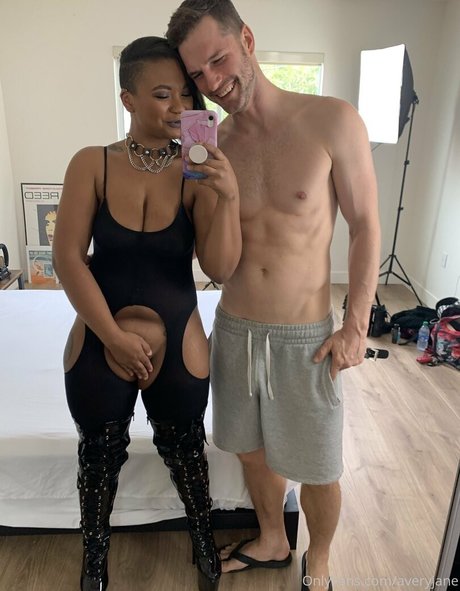Nacktes geleaktes OnlyFans-Foto von Averyjane