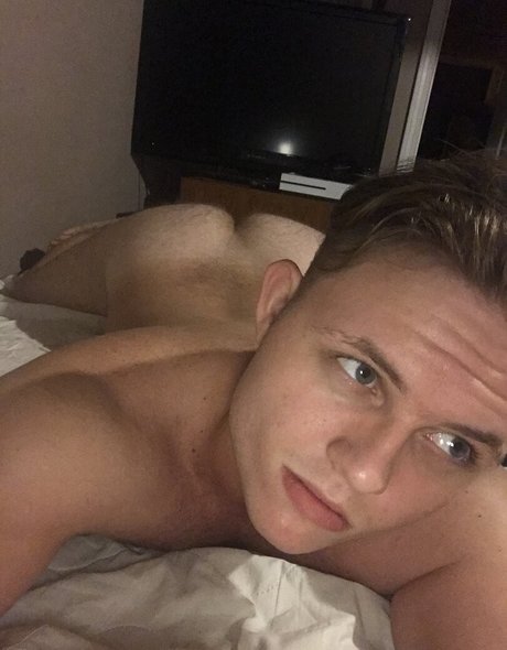 Nacktes geleaktes OnlyFans-Foto von Selfiejesus