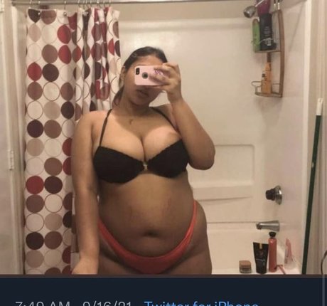 Nacktes geleaktes OnlyFans-Foto von Jeanette Prakash