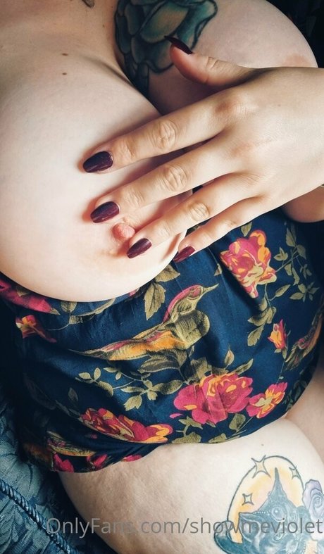 Nacktes geleaktes OnlyFans-Foto von Showmeviolet