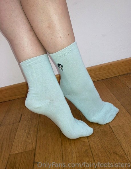 Nacktes geleaktes OnlyFans-Foto von Fairyfeetsisters