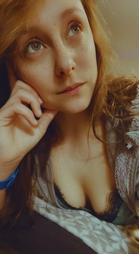 Nacktes geleaktes OnlyFans-Foto von Lunagoodchild