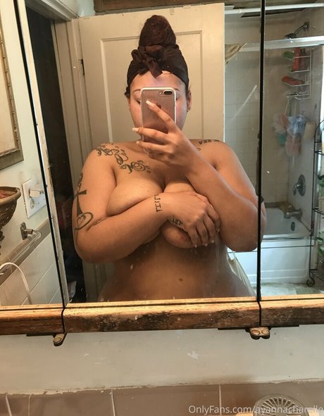 Nacktes geleaktes OnlyFans-Foto von Ayannacharelle