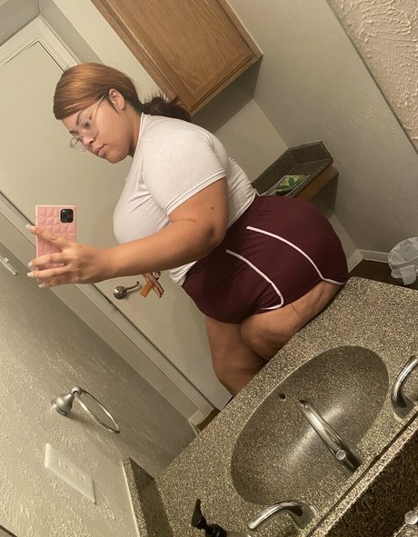 Nacktes geleaktes OnlyFans-Foto von Ayannacharelle