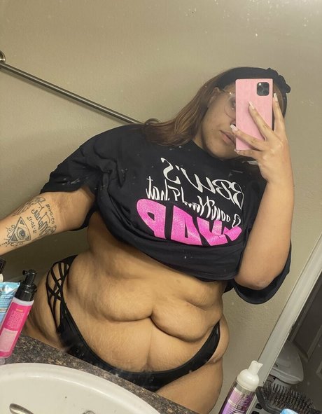 Nacktes geleaktes OnlyFans-Foto von Ayannacharelle