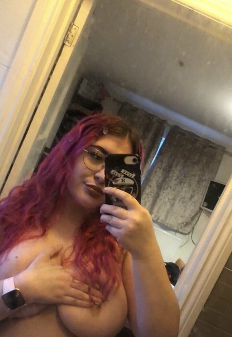 Nacktes geleaktes OnlyFans-Foto von Emilyylime
