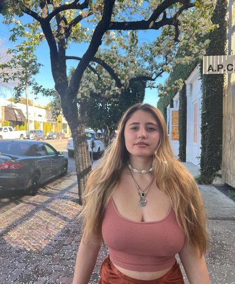 Nacktes geleaktes OnlyFans-Foto von Lia Marie Johnson