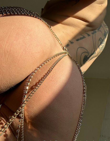 Nacktes geleaktes OnlyFans-Foto von Mimimarjo