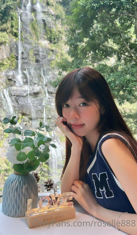 Nacktes geleaktes OnlyFans-Foto von Roselle888