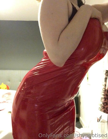 Nacktes geleaktes OnlyFans-Foto von Shypnotised