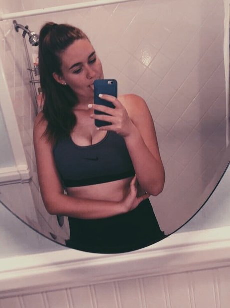 Nacktes geleaktes OnlyFans-Foto von Hannah V
