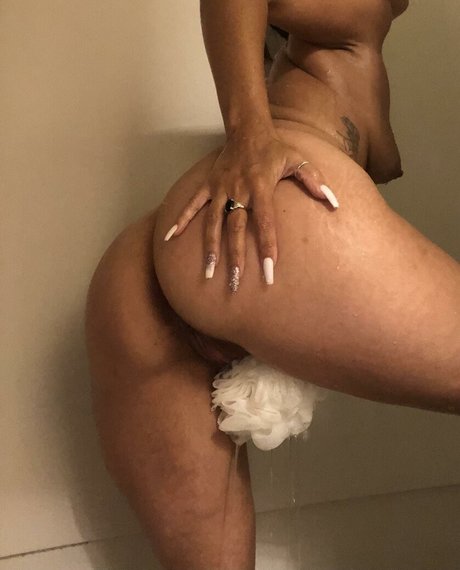 Nacktes geleaktes OnlyFans-Foto von Shaina Wiggins