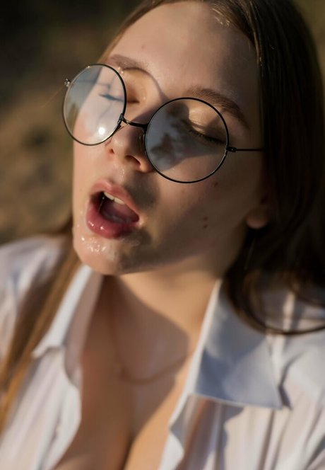 Nacktes geleaktes OnlyFans-Foto von Lucylaistner