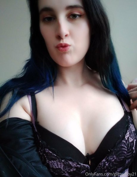 Glitterbby21