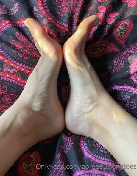 Gorgeouslongtoes