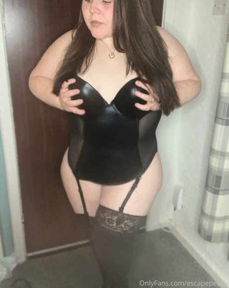 Nacktes geleaktes OnlyFans-Foto von Escapepearly