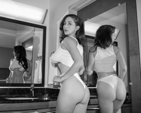 Nacktes geleaktes OnlyFans-Foto von Shay Laren