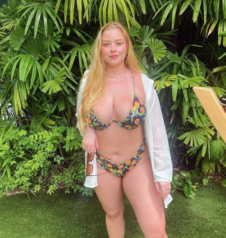 Amanda R