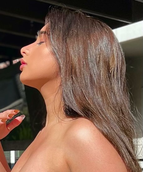 Nacktes geleaktes OnlyFans-Foto von Therealmeghnaa