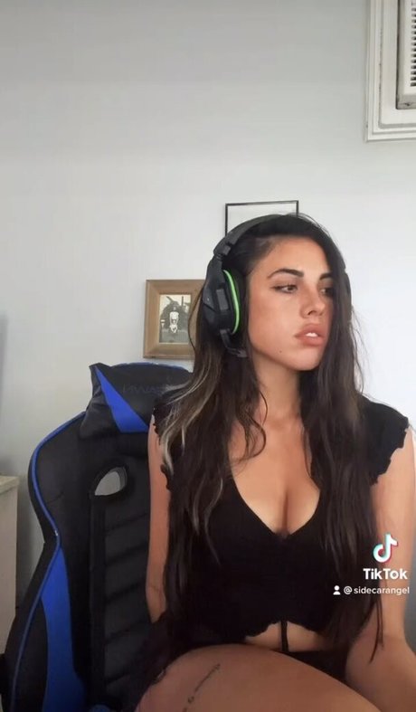 Nacktes geleaktes OnlyFans-Foto von Sidetrackangel