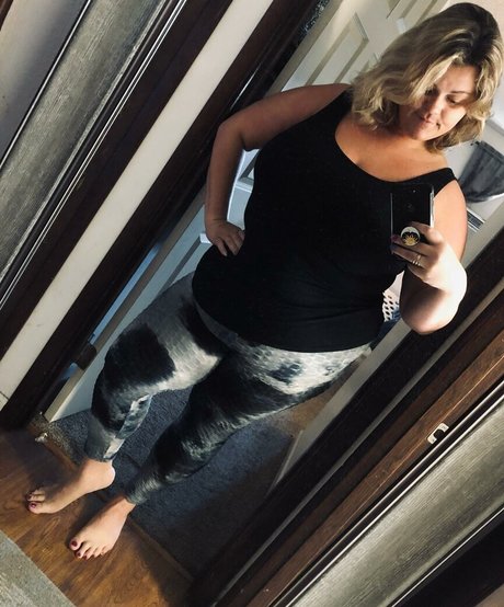 Nacktes geleaktes OnlyFans-Foto von Plussizeandfine