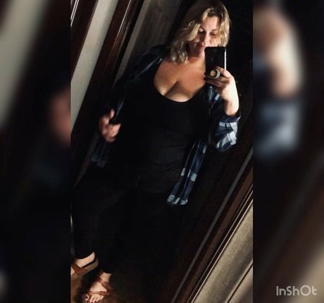 Nacktes geleaktes OnlyFans-Foto von Plussizeandfine