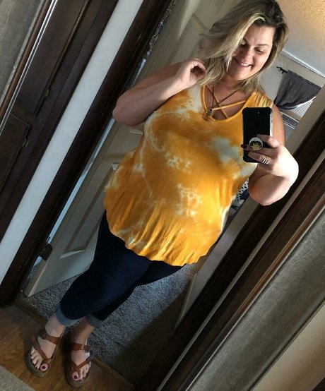 Nacktes geleaktes OnlyFans-Foto von Plussizeandfine