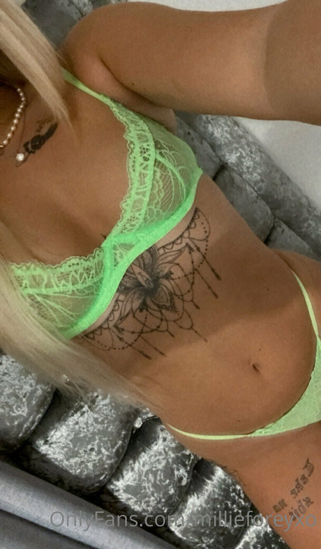 Nacktes geleaktes OnlyFans-Foto von Millieforeyxo